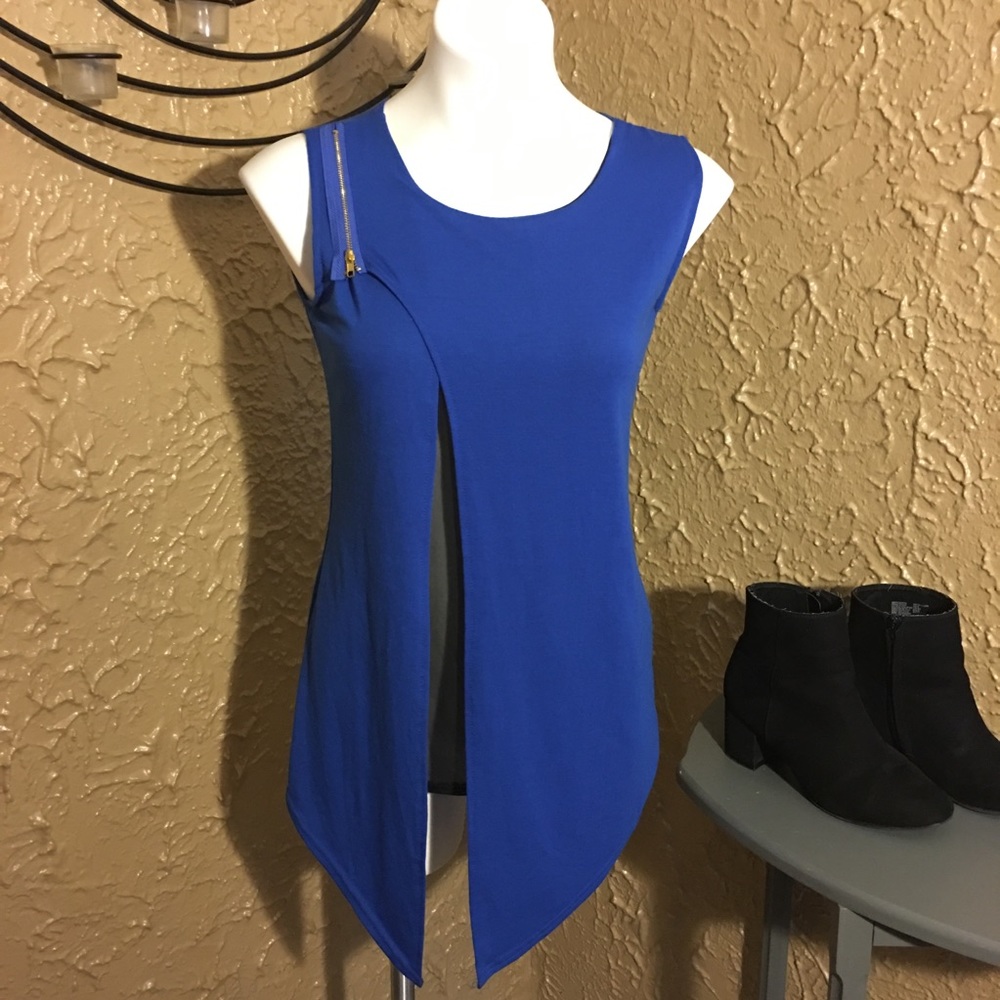 💕B7-no brand... sassy tank